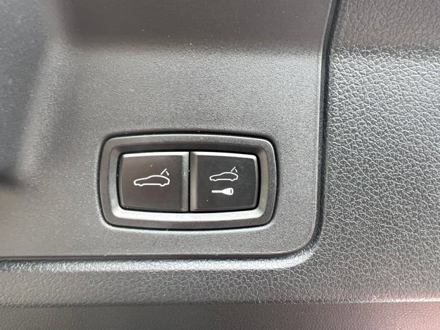 Used 2016 Porsche Panamera Edition RWD image 35