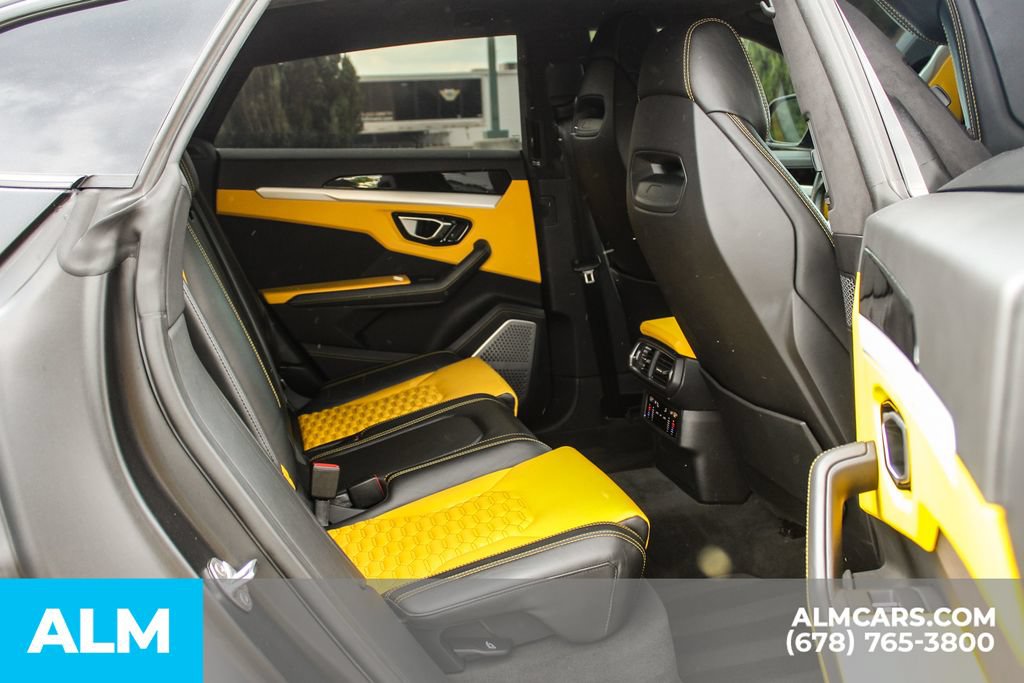 Used 2020 Lamborghini Urus AWD/4WD image 19