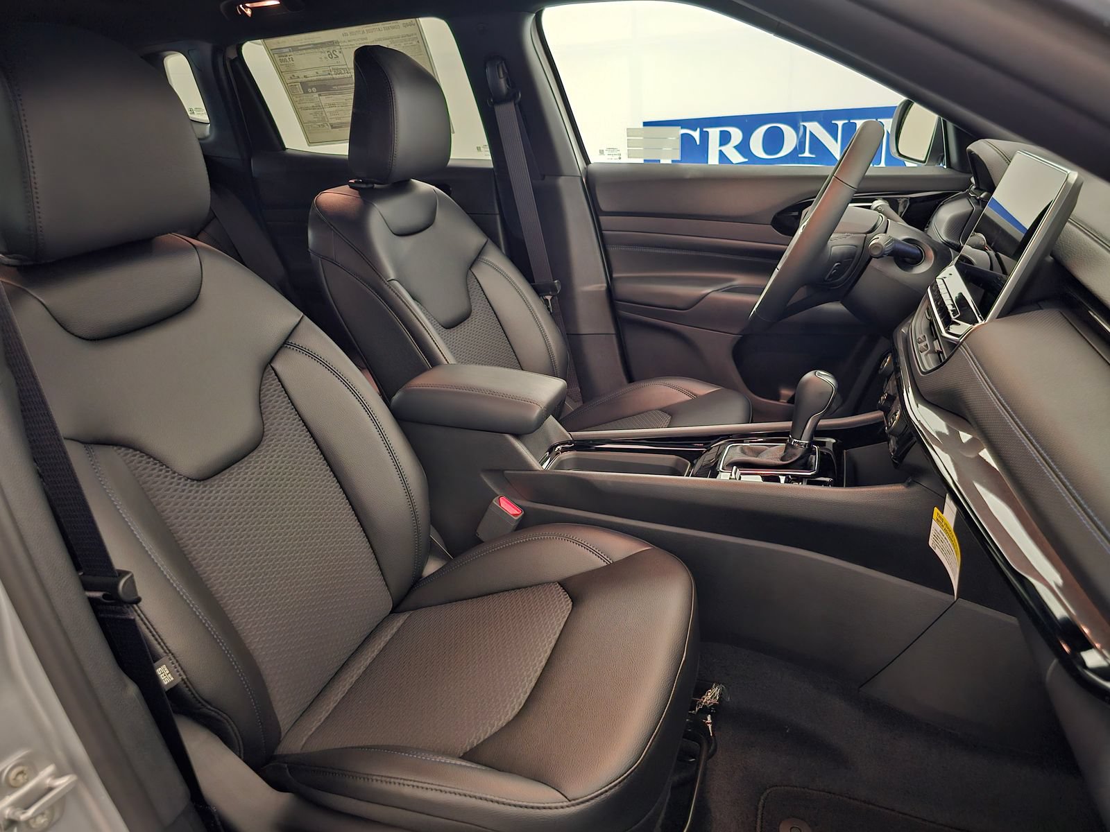New 2026 Jeep Compass Latitude AWD/4WD image 24