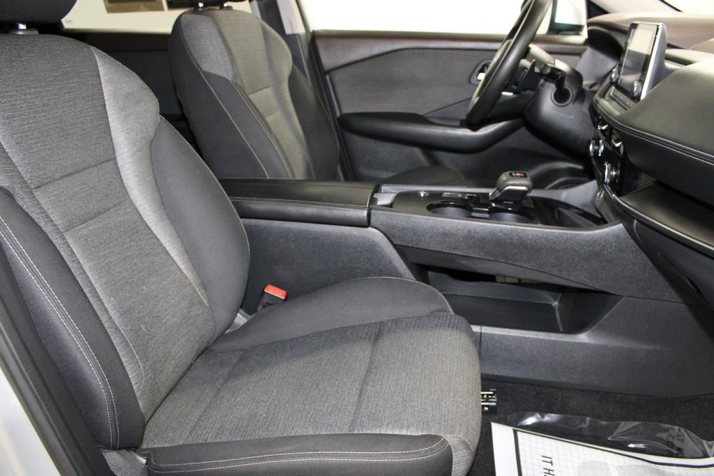 Used 2022 Nissan Rogue SV image 22