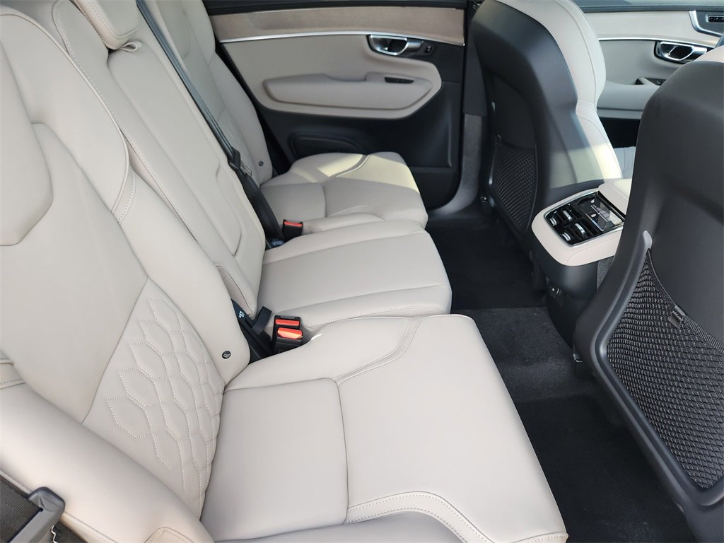 New 2026 Volvo XC90 B5 Core image 21