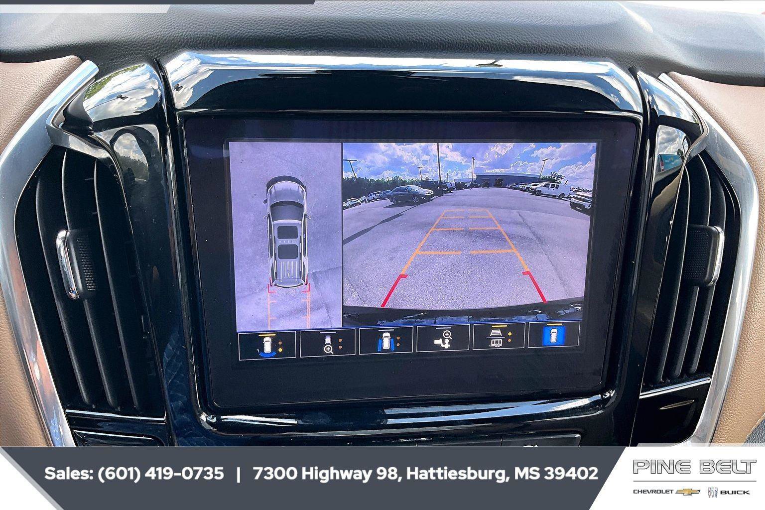 Used 2022 Chevrolet Traverse Premier FWD image 15