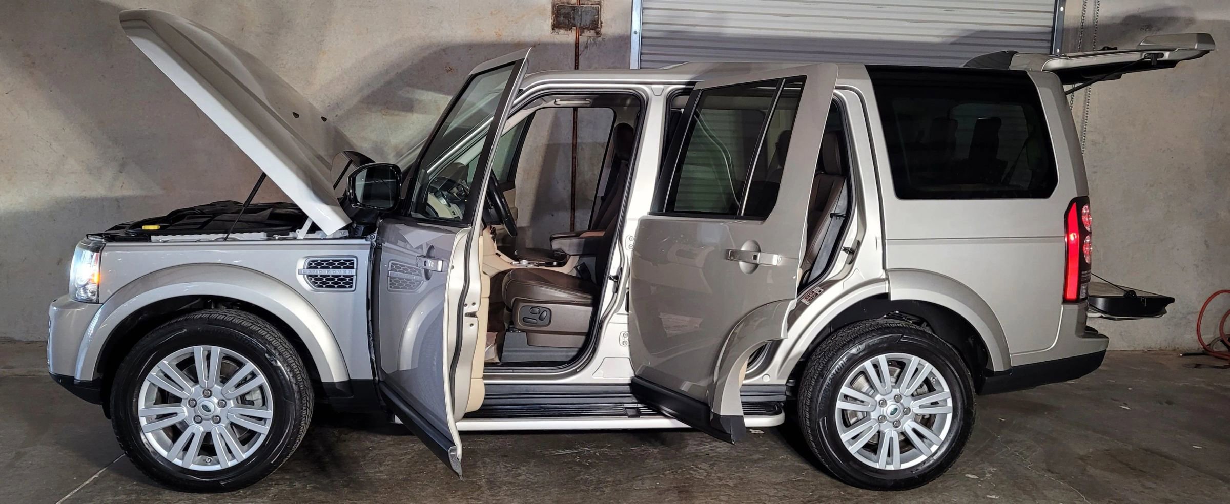 Used 2015 Land Rover LR4 HSE LUX image 12