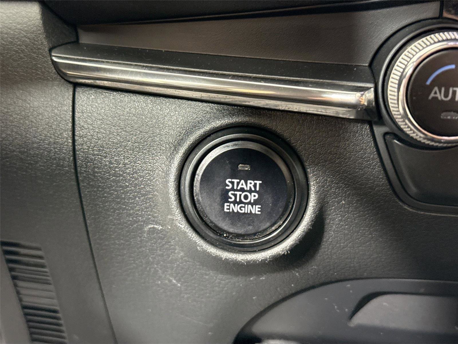 Used 2019 MAZDA MAZDA3 Hatchback image 19