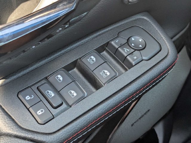 New 2026 RAM 1500 Laramie AWD/4WD image 24