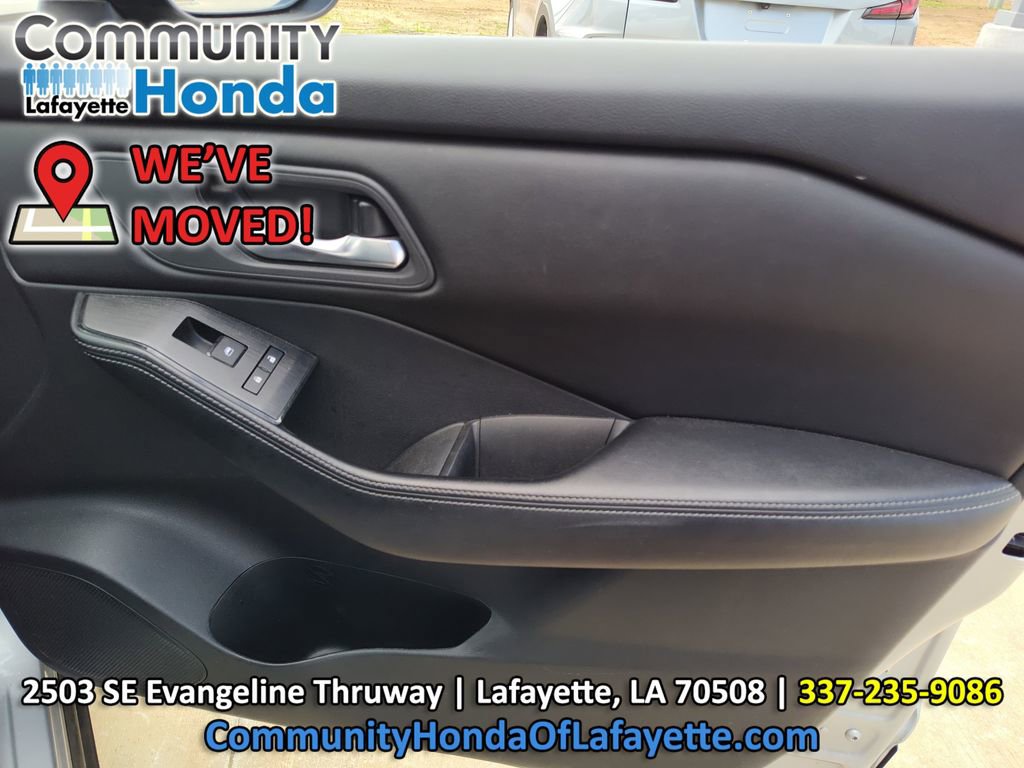 Used 2024 Nissan Rogue SV FWD image 32
