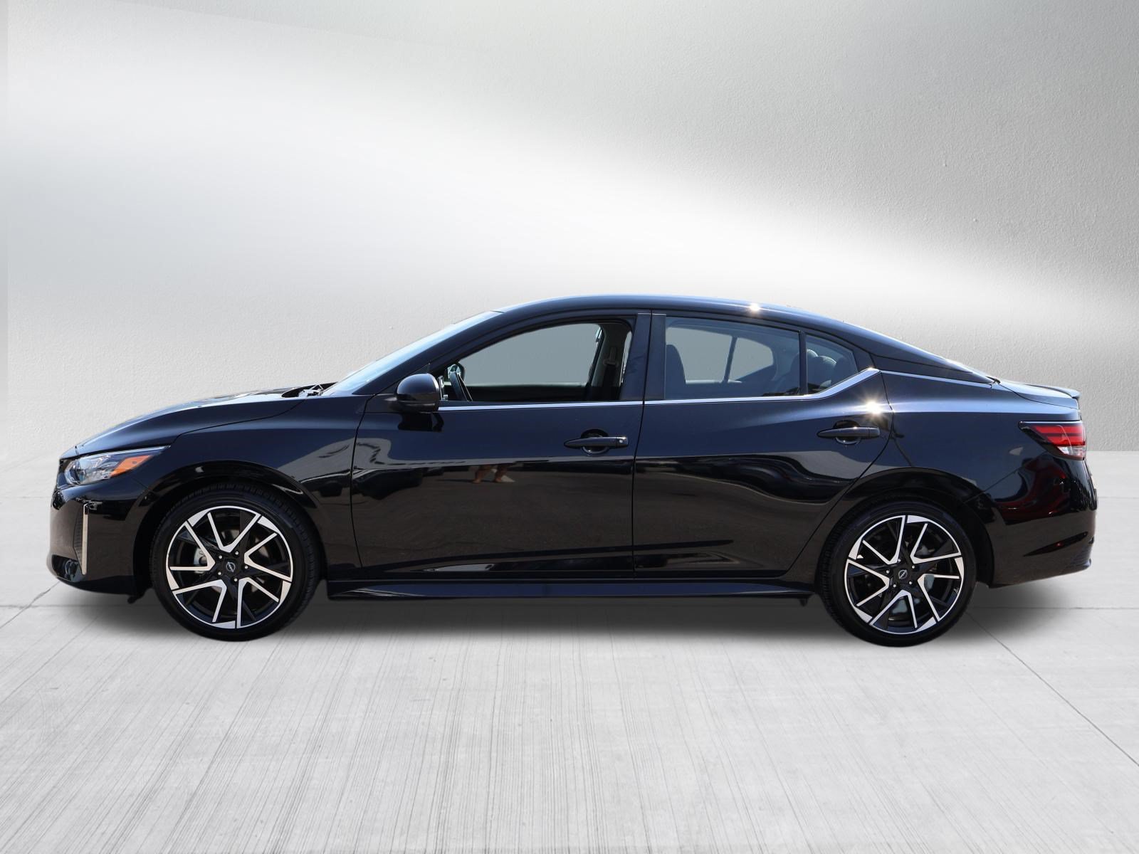 Used 2024 Nissan Sentra SR FWD image 4