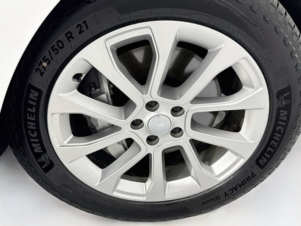 Used 2024 Land Rover Range Rover Sport SE AWD/4WD image 30