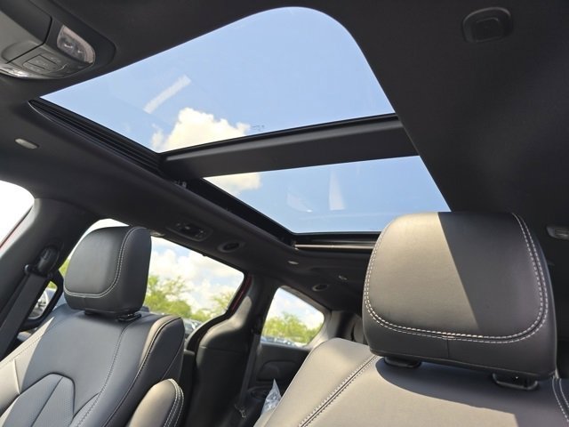 New 2026 Chrysler Pacifica Select image 5