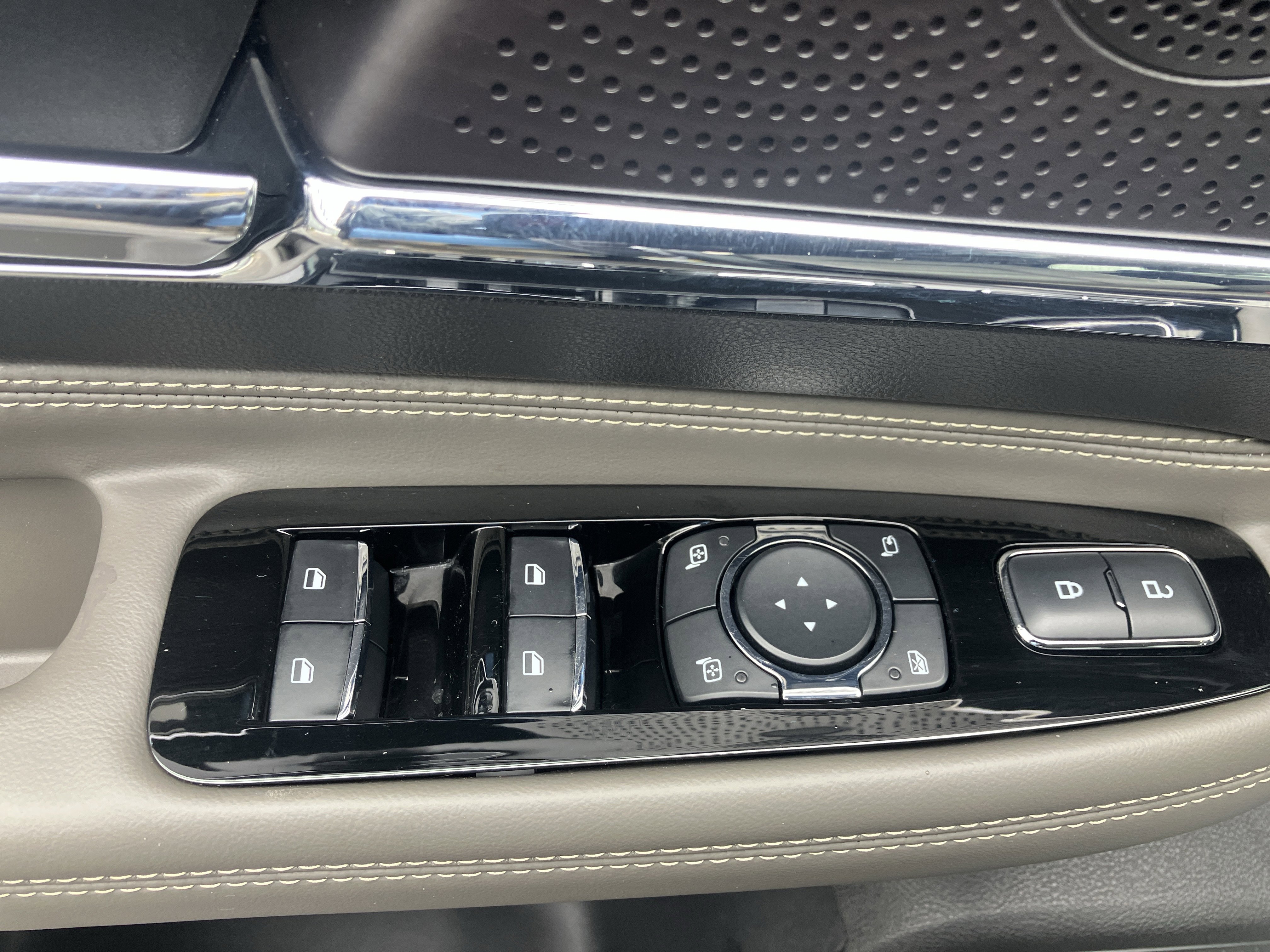 Used 2023 Lincoln Corsair AWD w/ Equipment Group 101A image 21