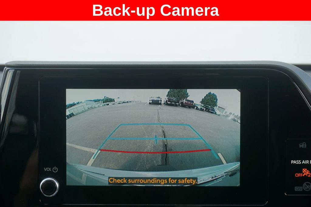 Used 2025 Toyota Highlander XLE AWD/4WD image 10