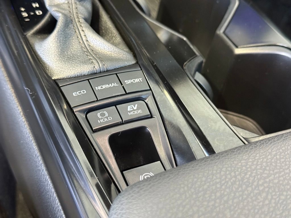Used 2025 Toyota Camry LE image 27