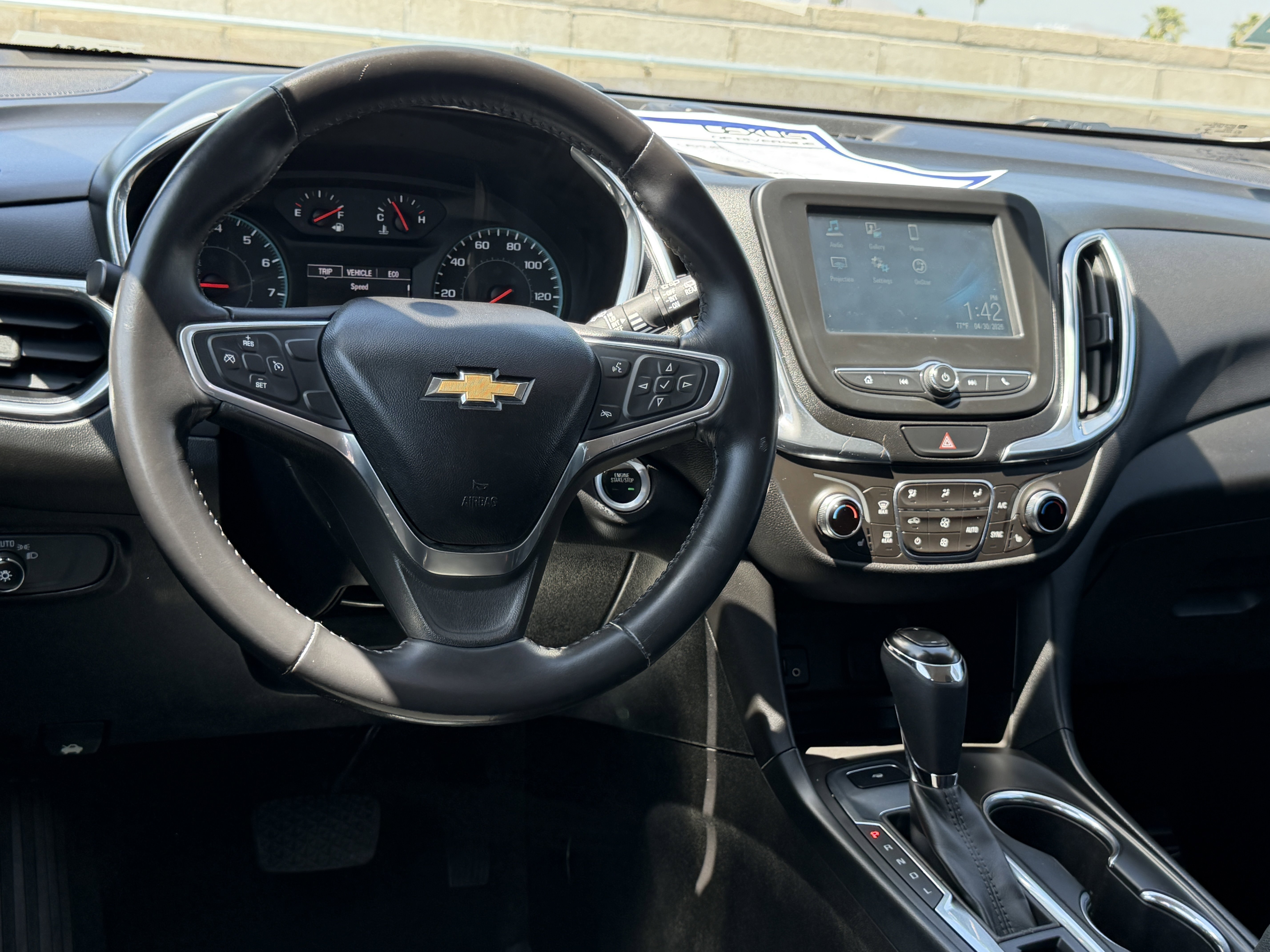 Used 2018 Chevrolet Equinox LT FWD image 29