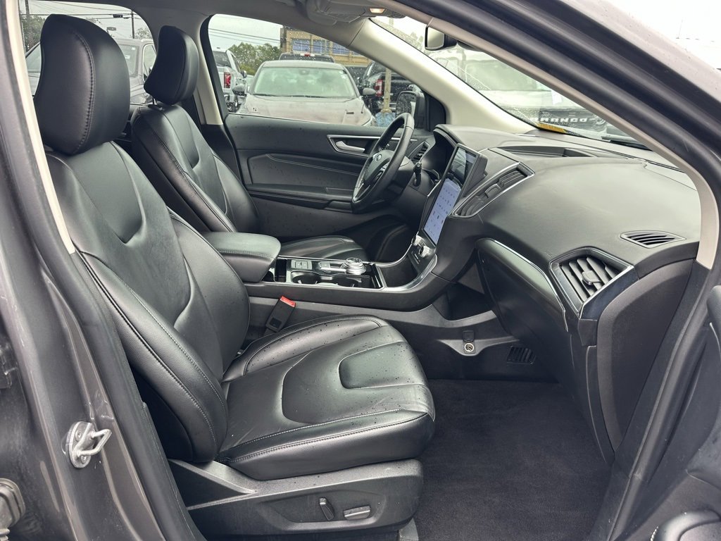 Used 2022 Ford Edge Titanium image 13