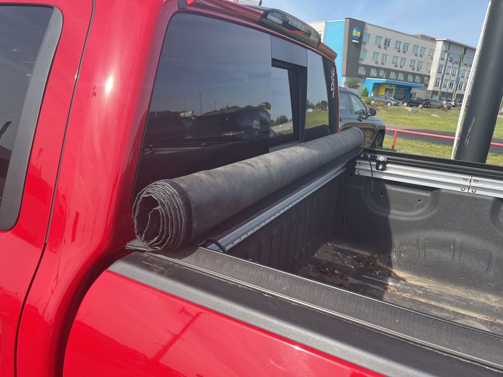 Used 2023 Nissan Titan SV w/ SV Convenience Package RWD image 22