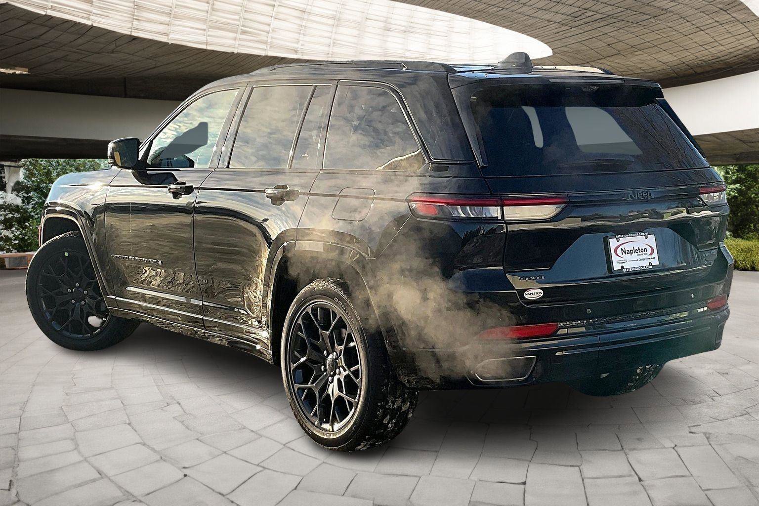 New 2025 Jeep Grand Cherokee Summit image 3