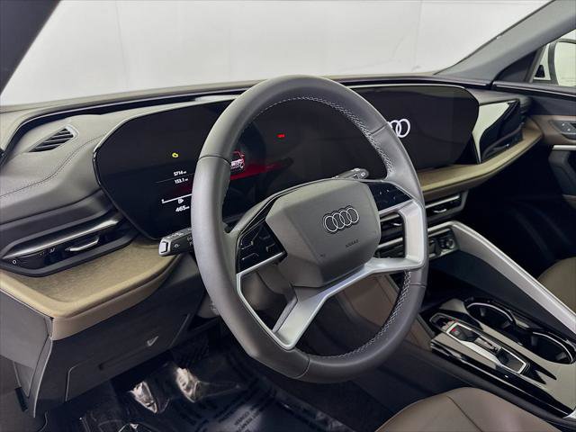 Certified 2025 Audi Q5 Premium w/ 19" Wheel Package AWD/4WD image 4