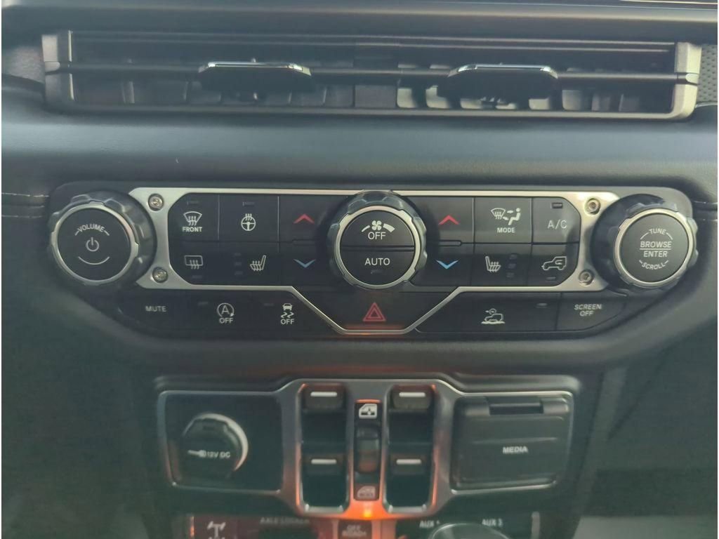 Used 2025 Jeep Gladiator Mojave w/ Steel Bumper Group image 24