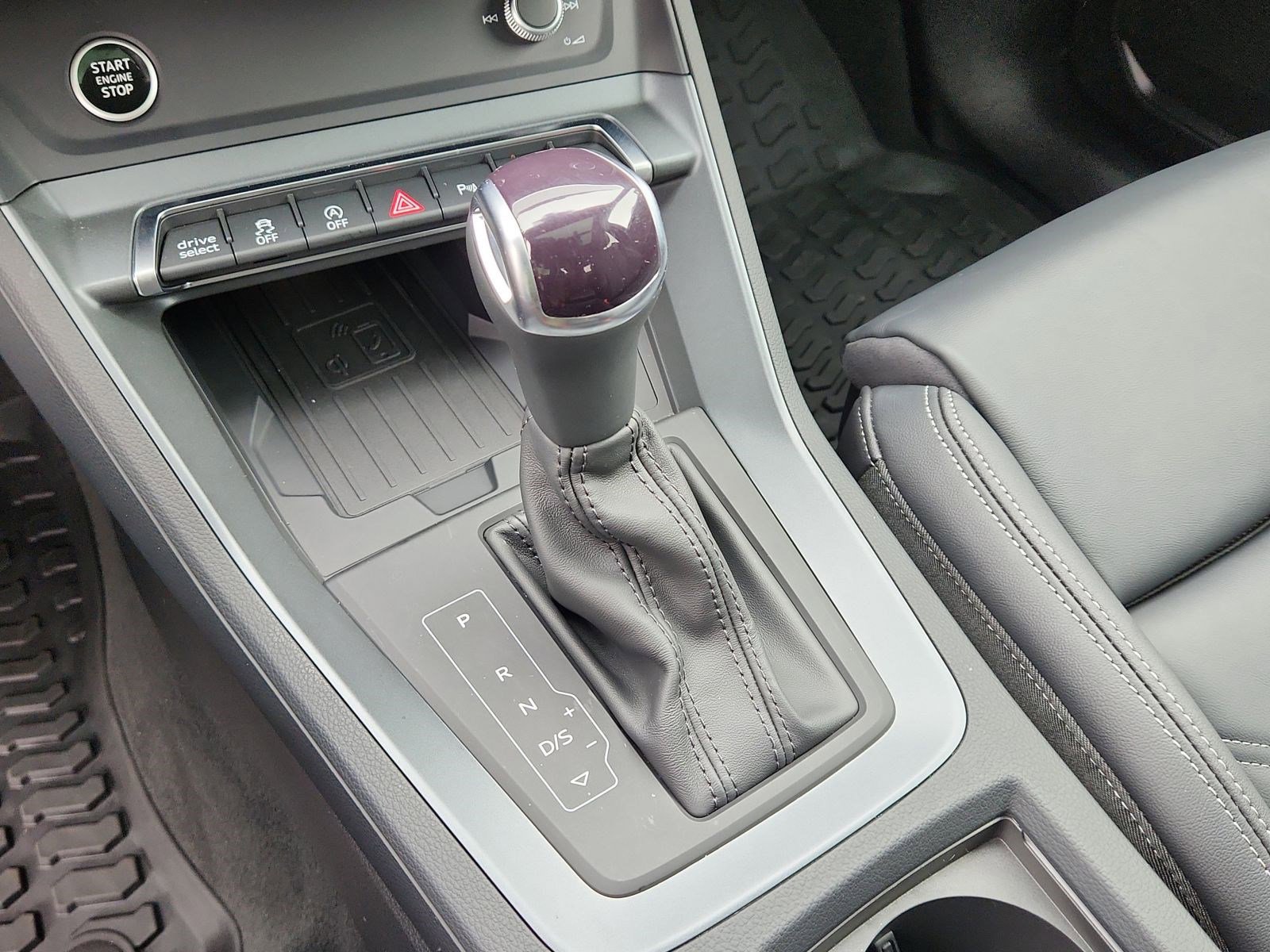 Certified 2025 Audi Q3 2.0T Premium w/ Convenience Package image 24