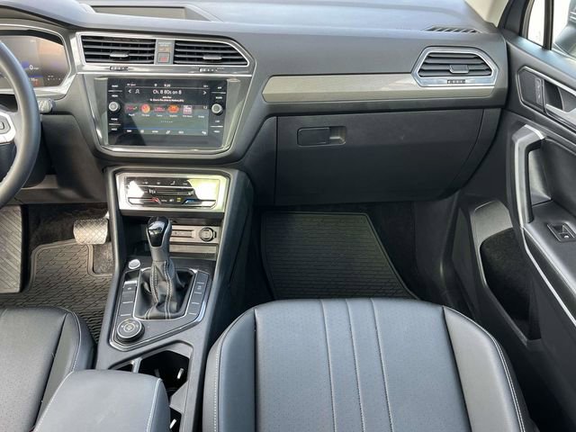 Used 2024 Volkswagen Tiguan SE image 19