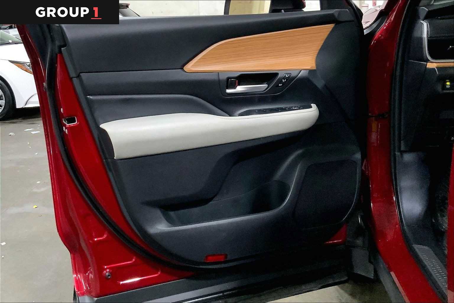 Used 2024 Toyota Grand Highlander Limited image 22