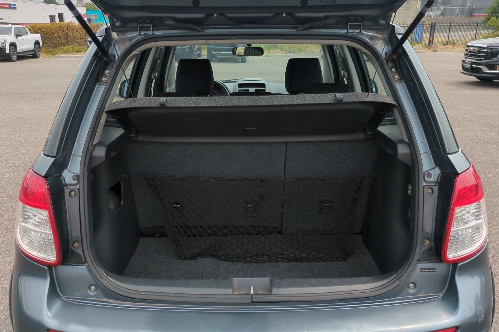 Used 2009 Suzuki SX4 AWD Hatchback w/ Touring Pkg image 16