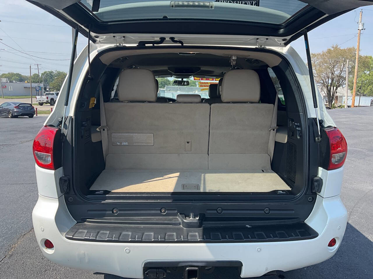 Used 2013 Toyota Sequoia Platinum image 25