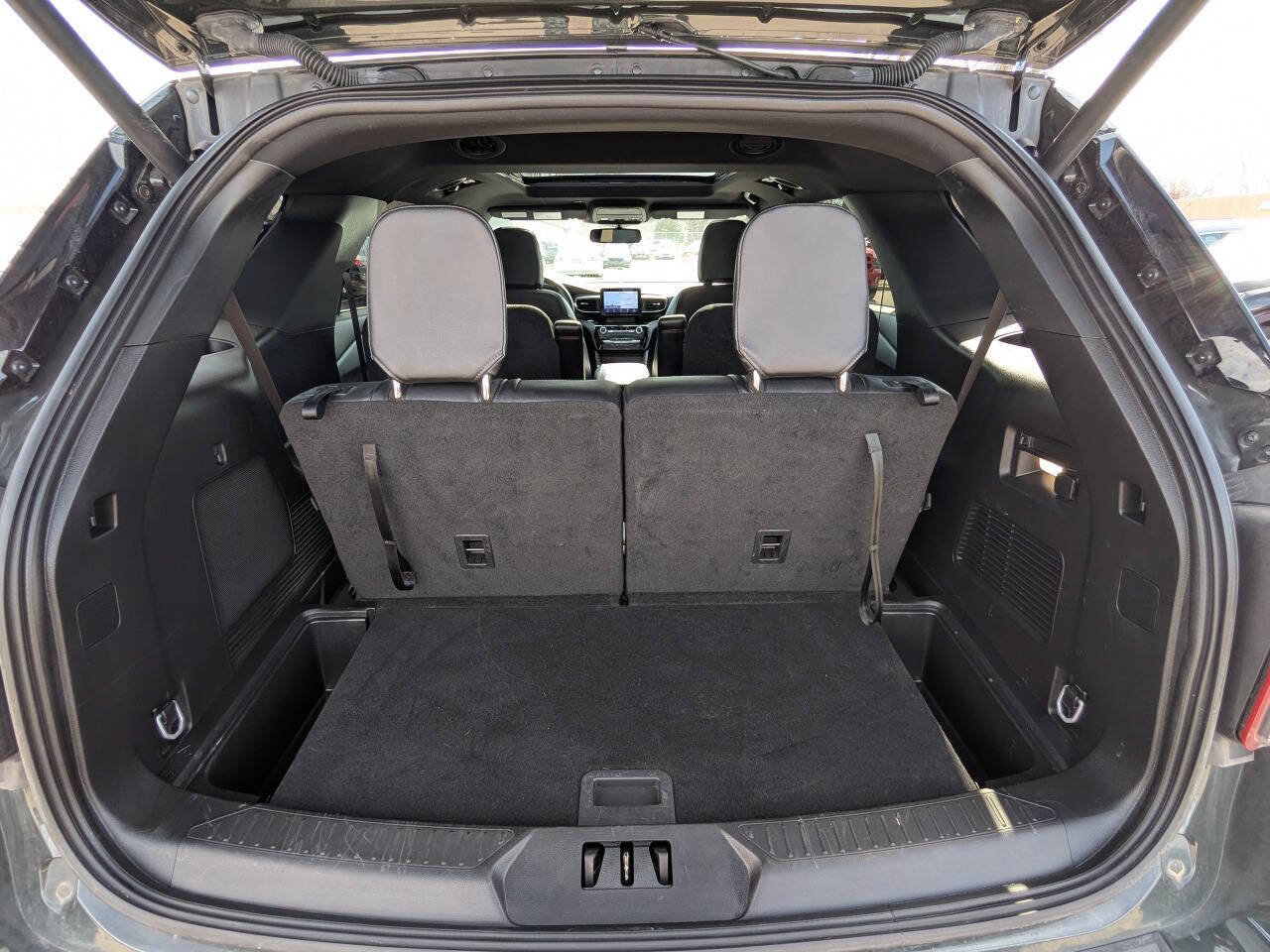 Used 2023 Ford Explorer ST-Line w/ Class IV Trailer Tow Package AWD/4WD image 31