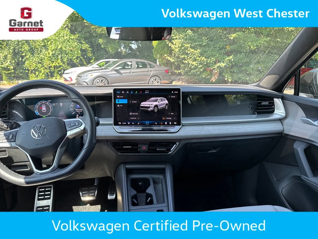 Used 2025 Volkswagen Tiguan SE R-Line AWD/4WD image 15