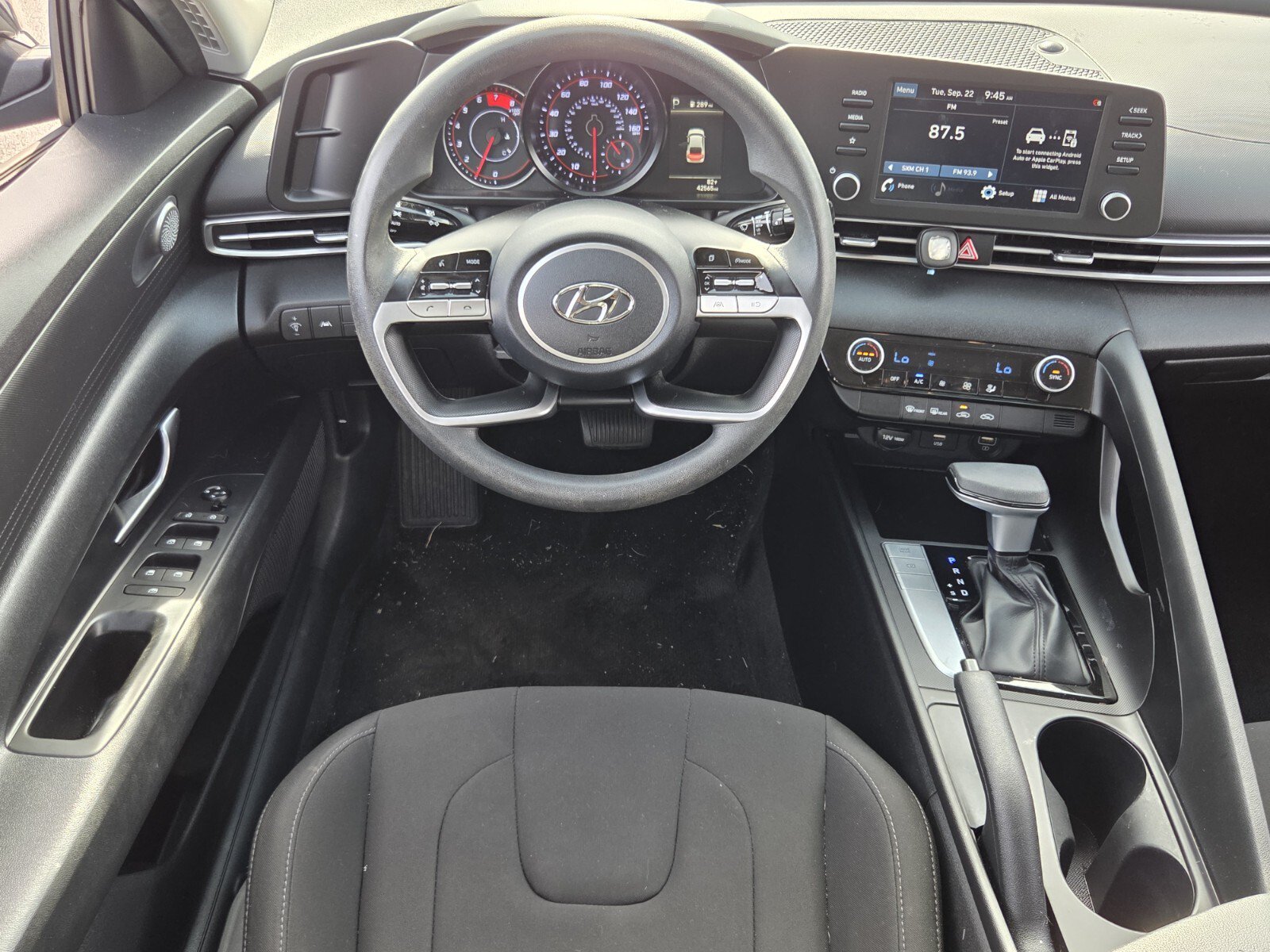 Used 2021 Hyundai Elantra SEL FWD image 11