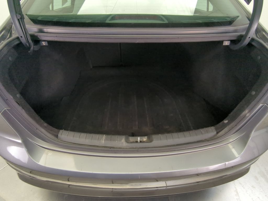 Used 2018 Hyundai Elantra SE FWD image 26