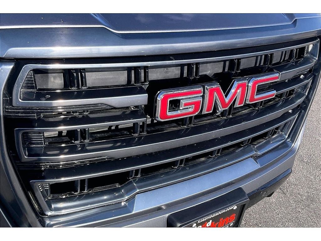 Used 2022 GMC Yukon XL AT4 w/ AT4 Premium Plus Package AWD/4WD image 33