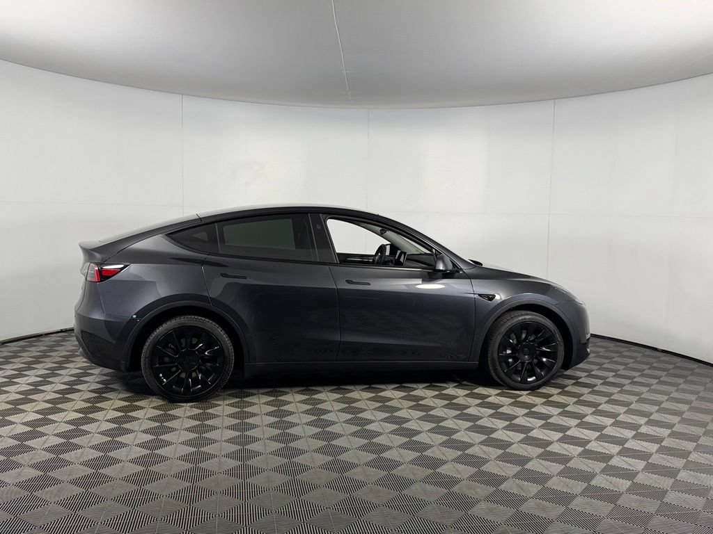 Used 2025 Tesla Model Y Long Range RWD image 6