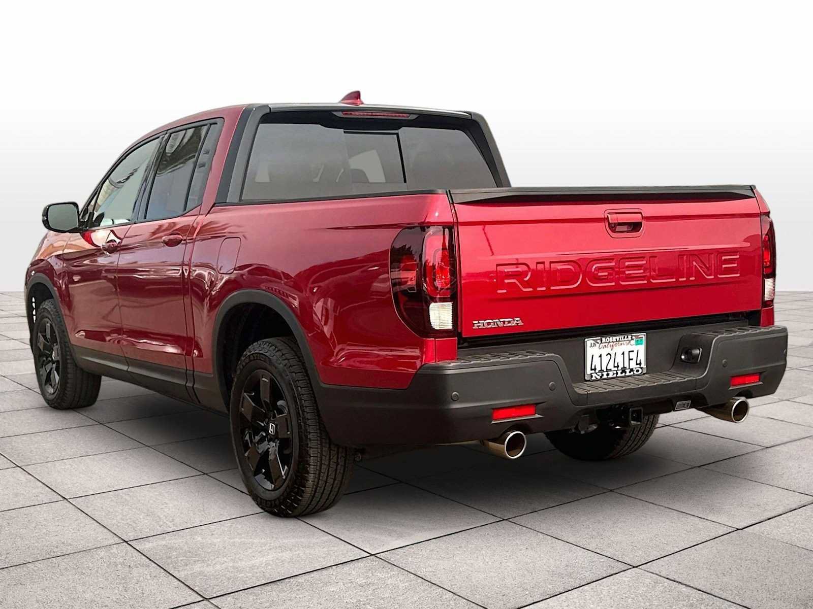 Used 2025 Honda Ridgeline Black Edition image 14