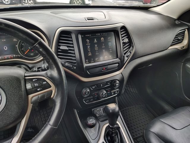 Used 2015 Jeep Cherokee Limited image 22