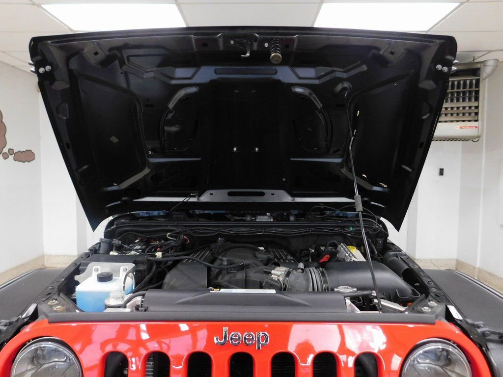 Used 2012 Jeep Wrangler Unlimited Sport image 17