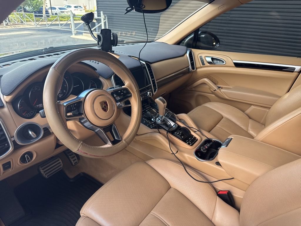 Used 2016 Porsche Cayenne image 4