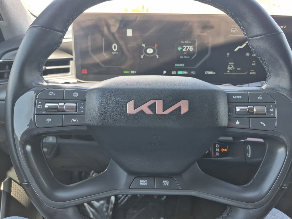Certified 2024 Kia EV9 Land image 22