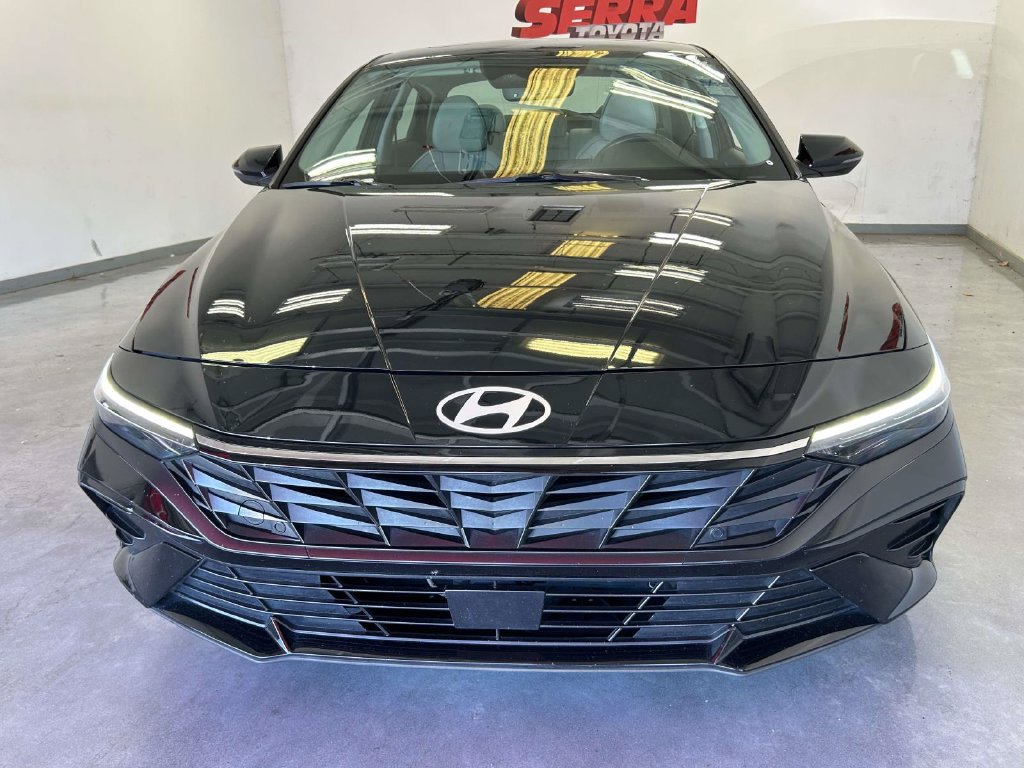 Used 2025 Hyundai Elantra Limited w/ Cargo Package FWD image 8