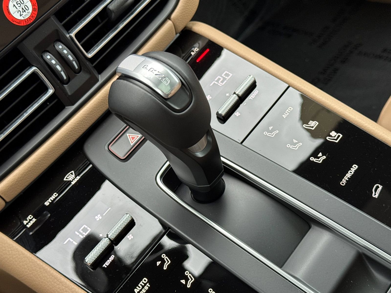 Certified 2025 Porsche Macan image 25