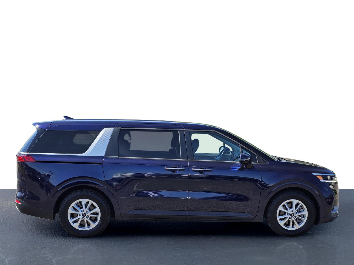Used 2023 Kia Carnival LX image 7
