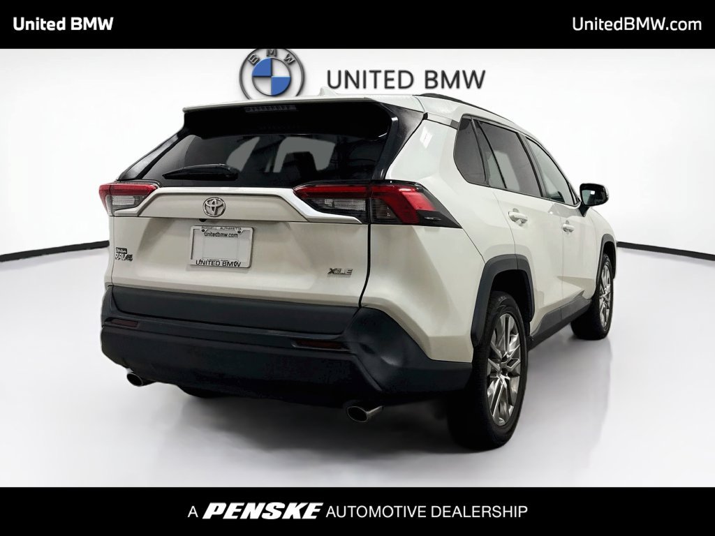 Used 2021 Toyota RAV4 XLE Premium FWD image 5