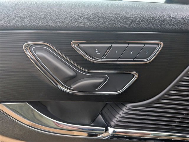 Certified 2022 Lincoln Corsair Reserve w/ Sport Package image 15