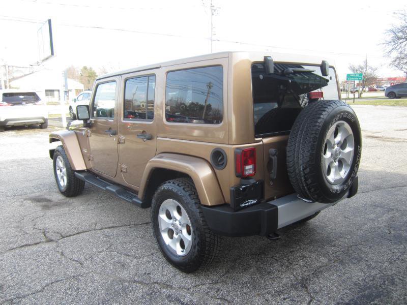 Used 2015 Jeep Wrangler Unlimited Sahara AWD/4WD image 6