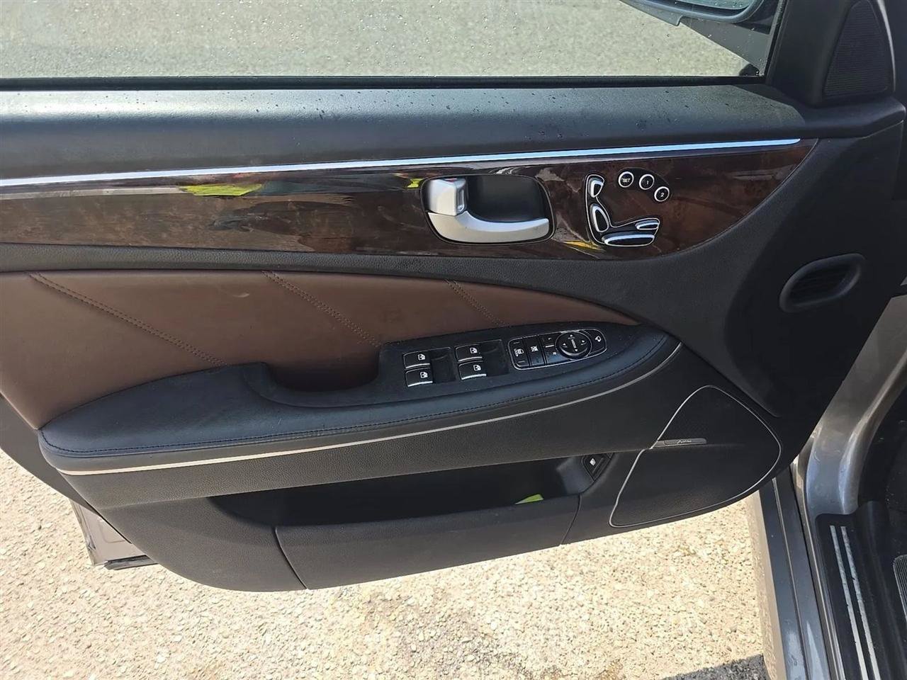 Used 2012 Hyundai Equus Signature RWD image 14