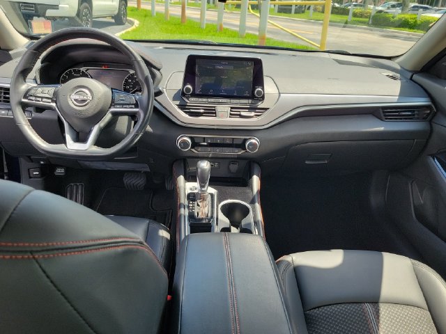 Used 2023 Nissan Altima 2.5 SR FWD image 12