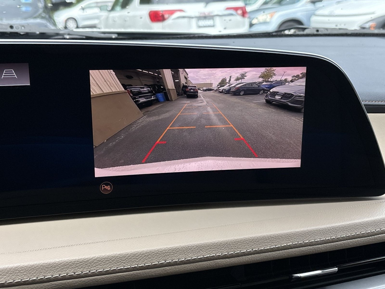 Used 2024 Cadillac XT4 Luxury w/ Cold Weather Package AWD/4WD image 19