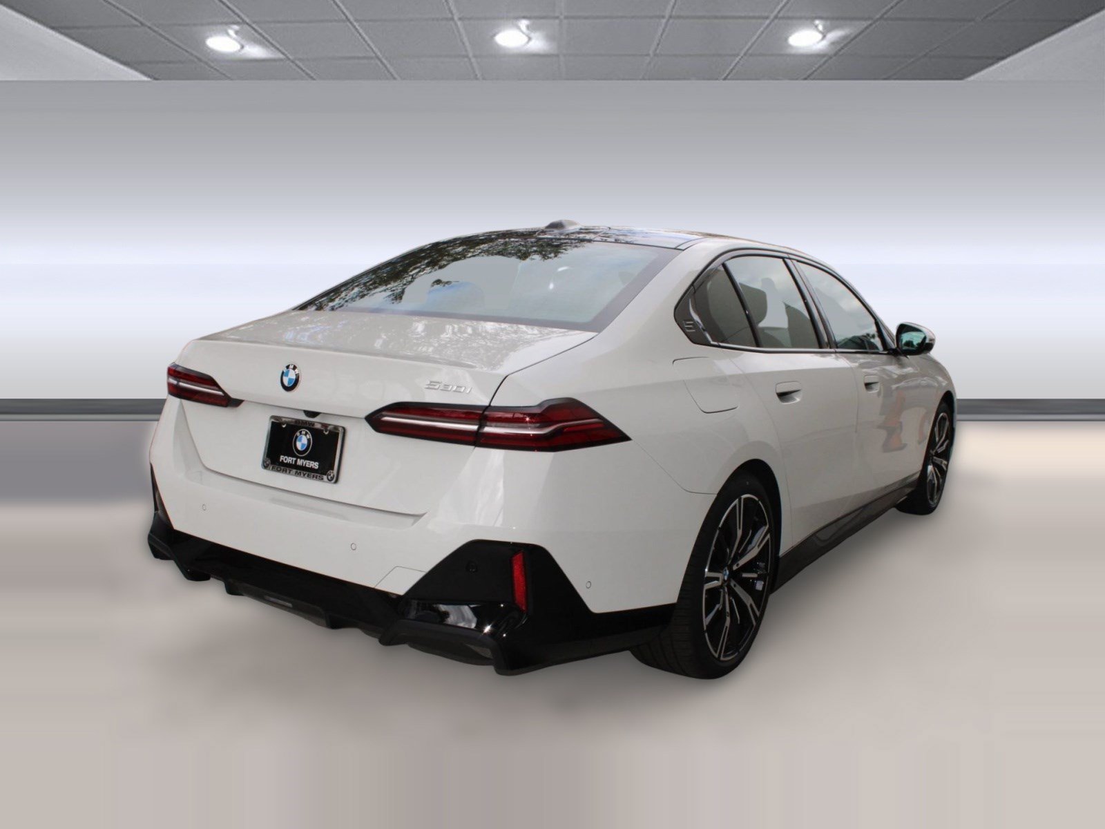 Used 2026 BMW 530i w/ M Sport Package RWD image 9