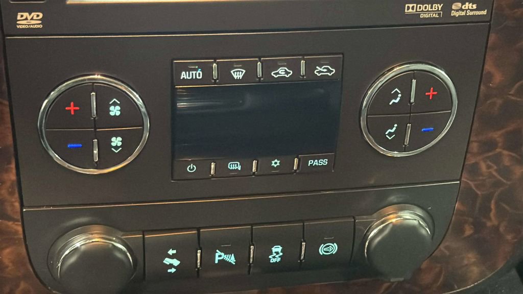 Used 2014 GMC Sierra 3500 Denali AWD/4WD image 27