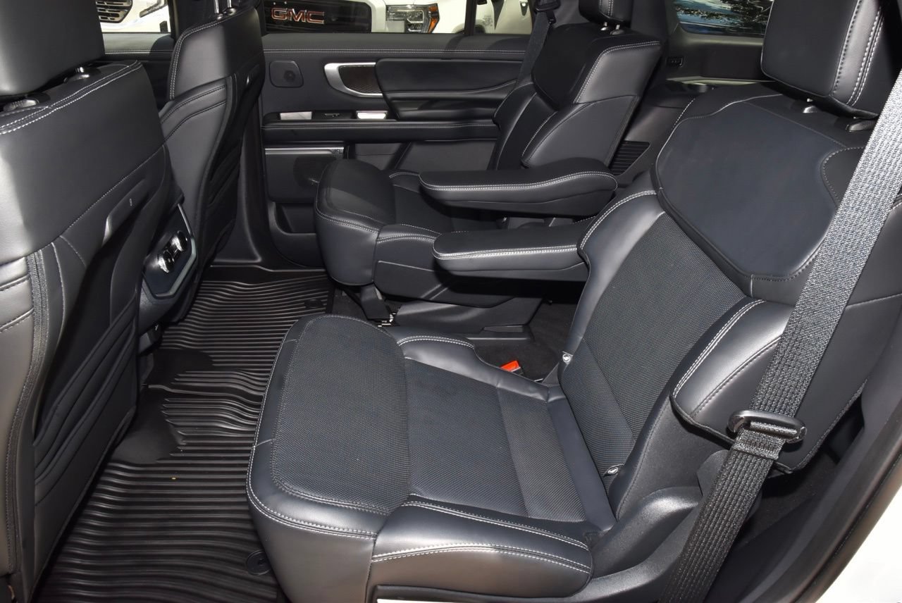 Certified 2025 Ford Expedition Platinum w/ Stealth Performance Package AWD/4WD image 14